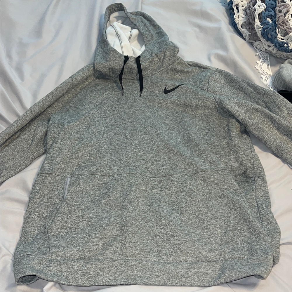 Nike Men's Gray Therma-Fit Pullover Hoodie